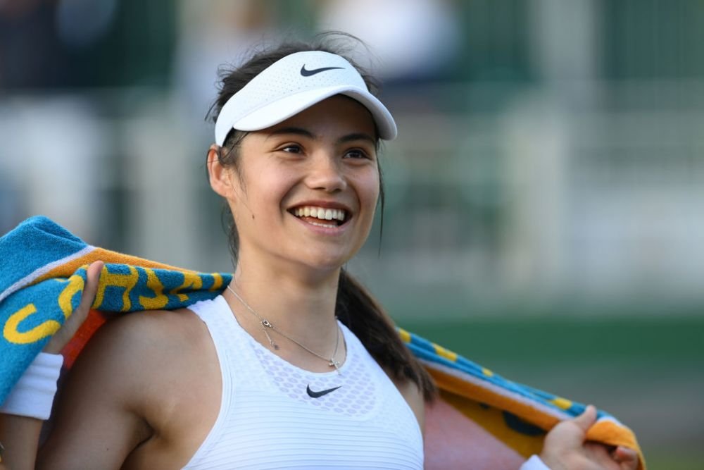O dată în viață! S-a reușit lovitura imposibilă: racheta de tenis a devenit baghetă magică_4