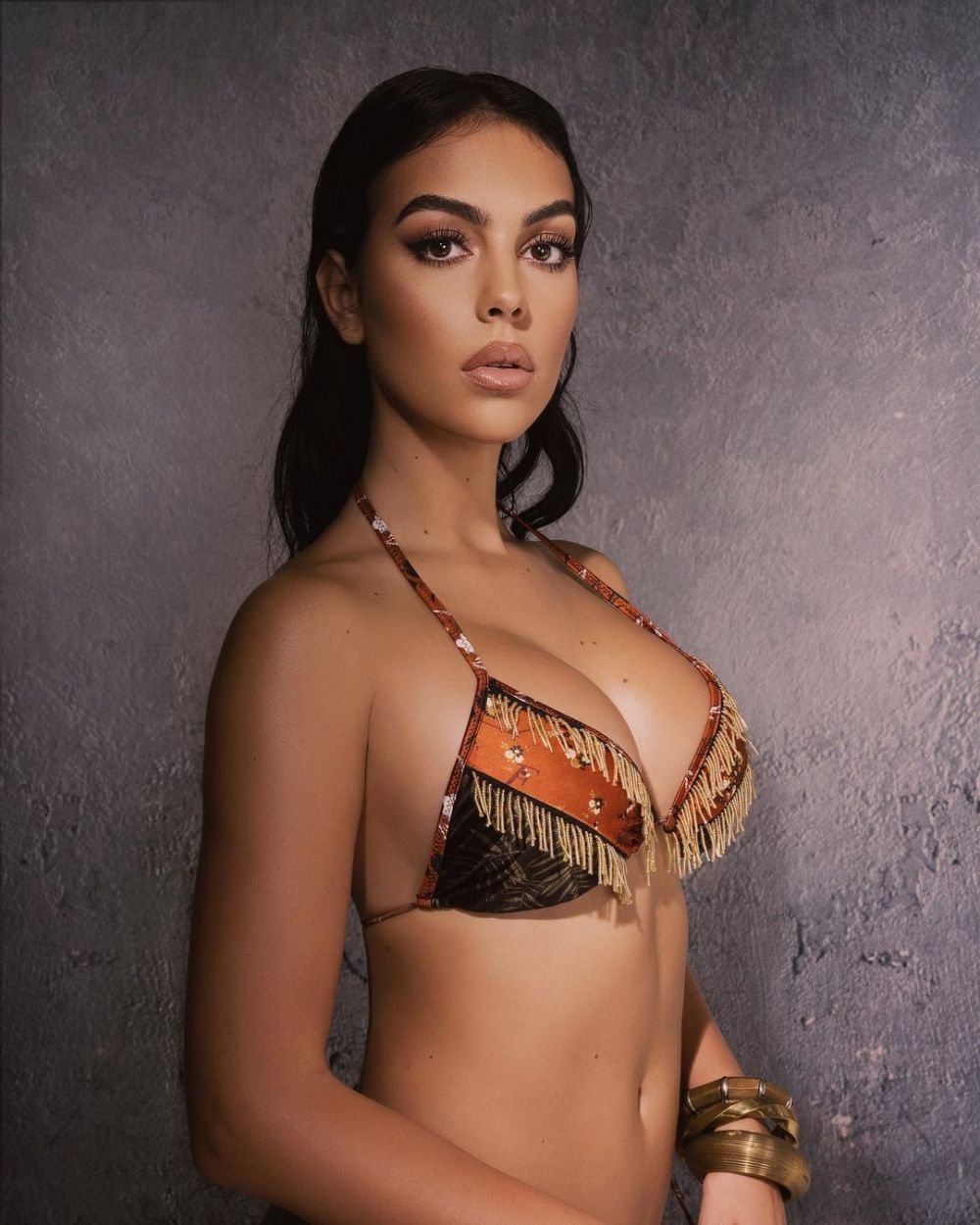 Cu greu putea găsi un costum de baie mai mic pentru formele ei! Selfie-ul cu care Georgina Rodriguez și-a pus fanii pe jar_12