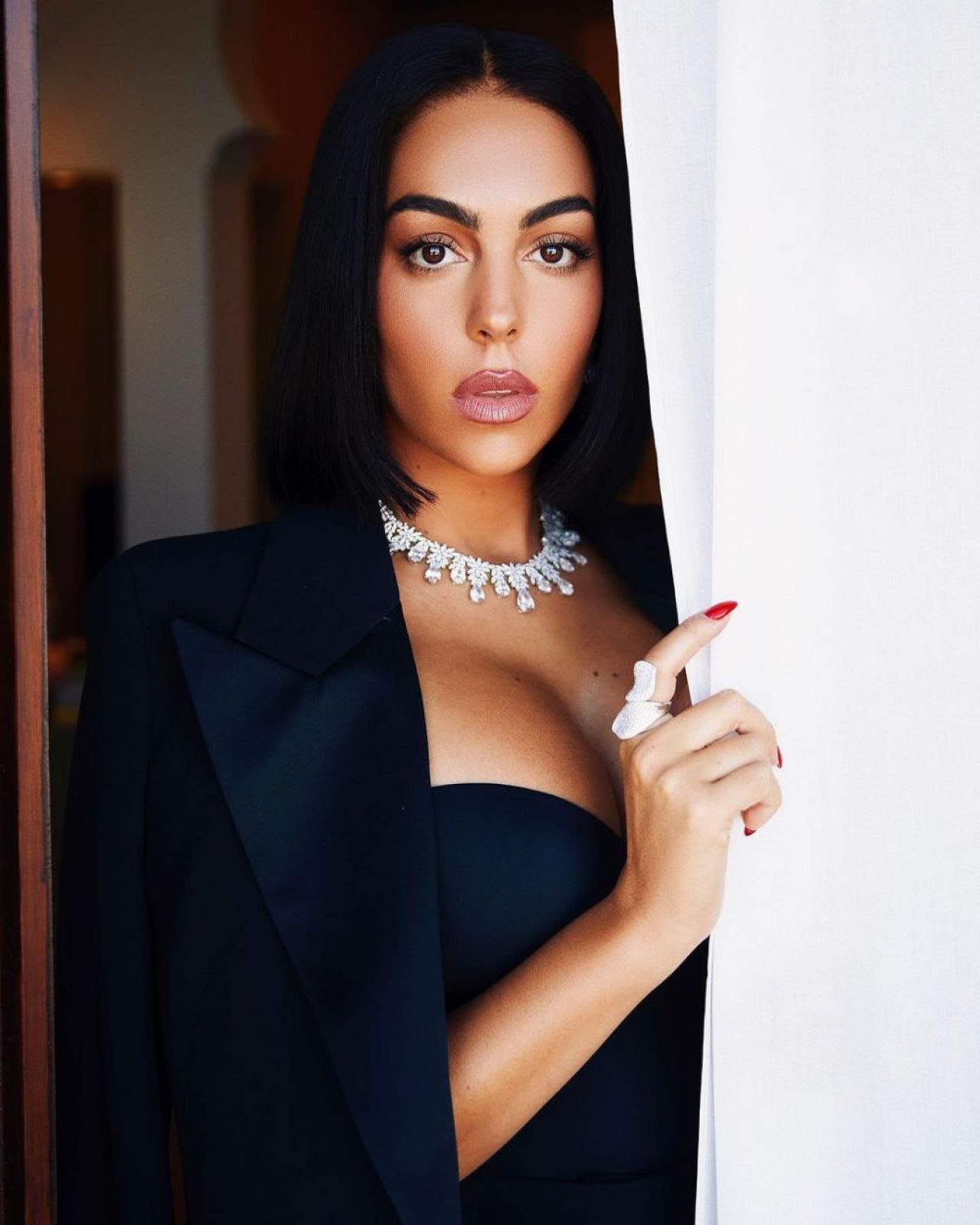 Cu greu putea găsi un costum de baie mai mic pentru formele ei! Selfie-ul cu care Georgina Rodriguez și-a pus fanii pe jar_22