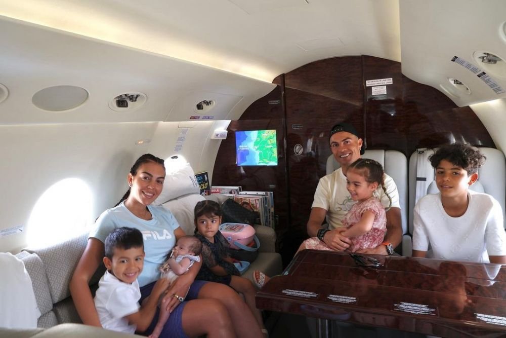 Cu greu putea găsi un costum de baie mai mic pentru formele ei! Selfie-ul cu care Georgina Rodriguez și-a pus fanii pe jar_32