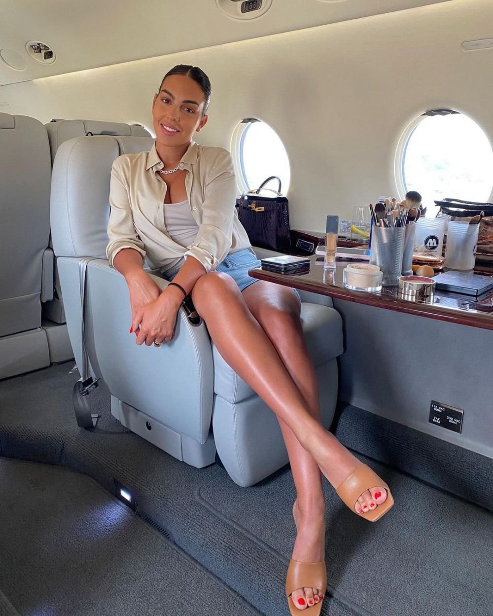 Cu greu putea găsi un costum de baie mai mic pentru formele ei! Selfie-ul cu care Georgina Rodriguez și-a pus fanii pe jar_33