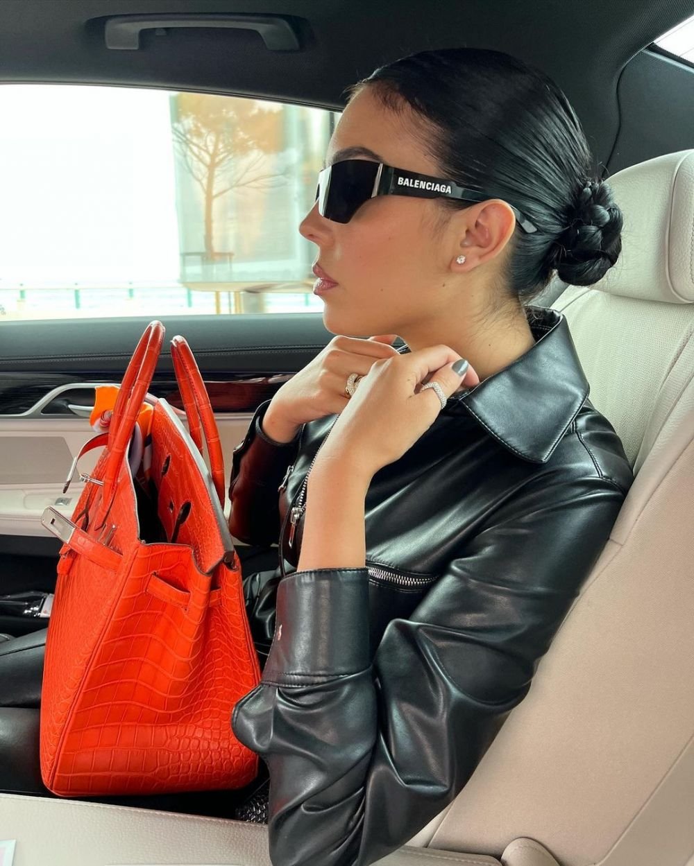 Cu greu putea găsi un costum de baie mai mic pentru formele ei! Selfie-ul cu care Georgina Rodriguez și-a pus fanii pe jar_58