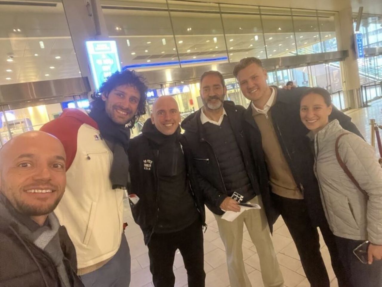 Hagi ridică ștacheta! Costin Mega a devenit absolvent al prestigioasei Real Madrid Universidad Europea. Butragueno i-a înmânat diploma_3