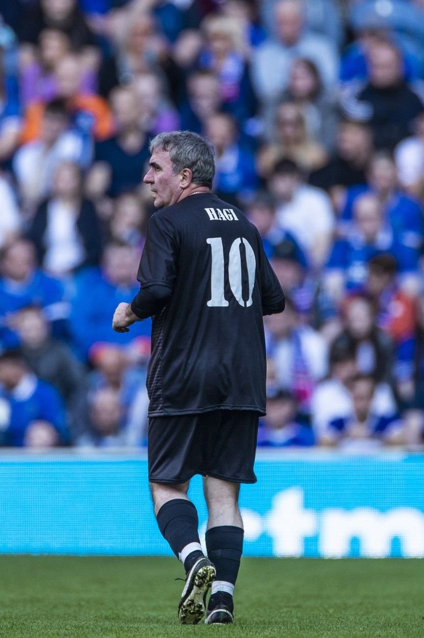 Hagi ridică ștacheta! Costin Mega a devenit absolvent al prestigioasei Real Madrid Universidad Europea. Butragueno i-a înmânat diploma_28