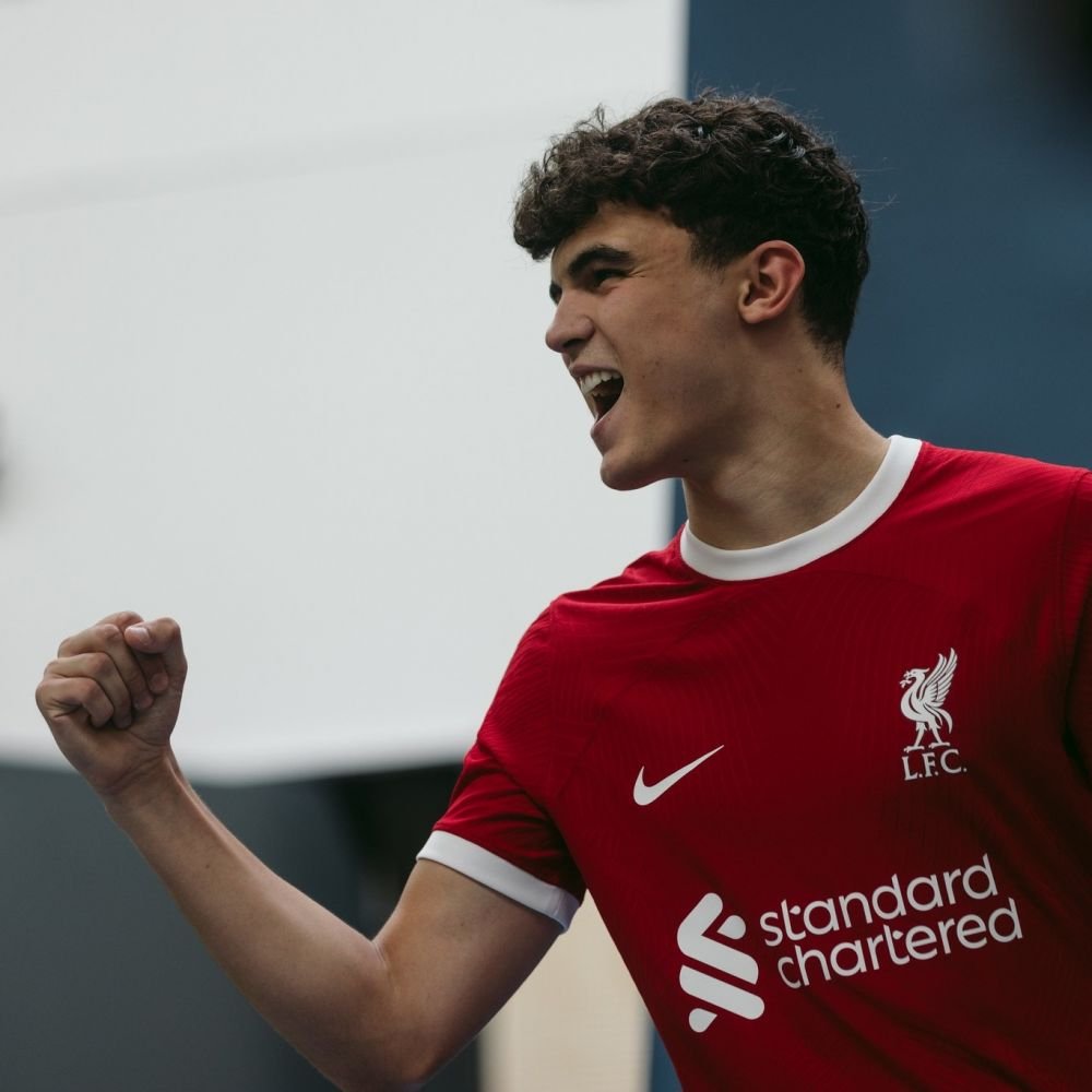 Spectaculos! Liverpool și-a prezentat ambele echipamente pentru sezonul următor_5