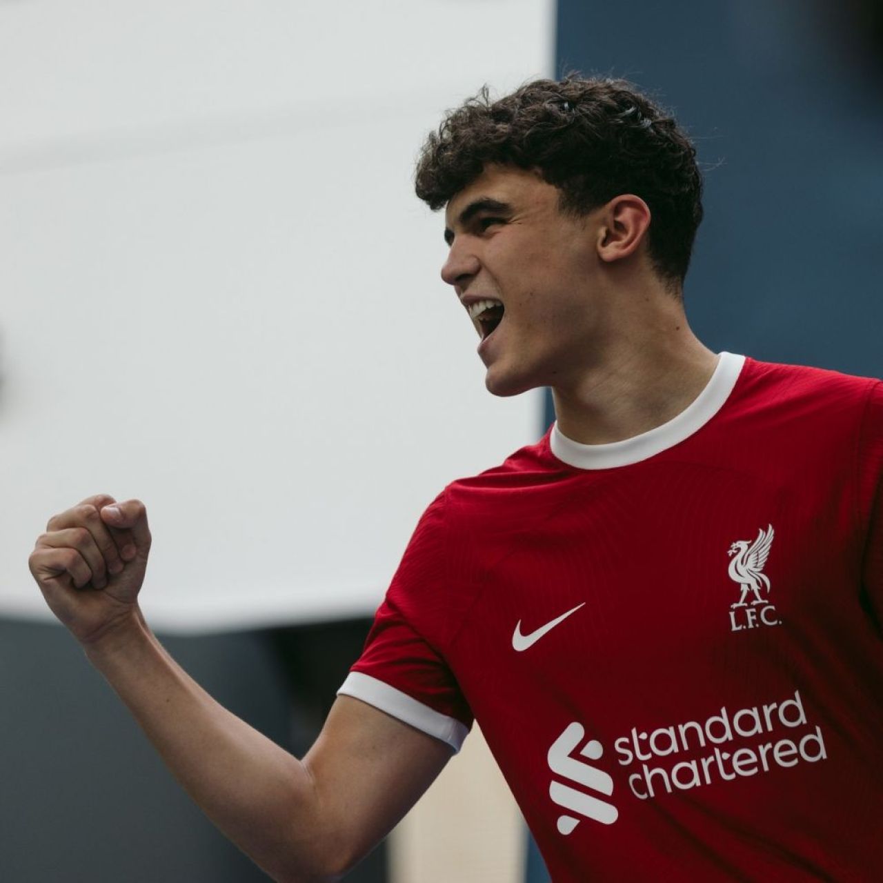 Spectaculos! Liverpool și-a prezentat ambele echipamente pentru sezonul următor_5