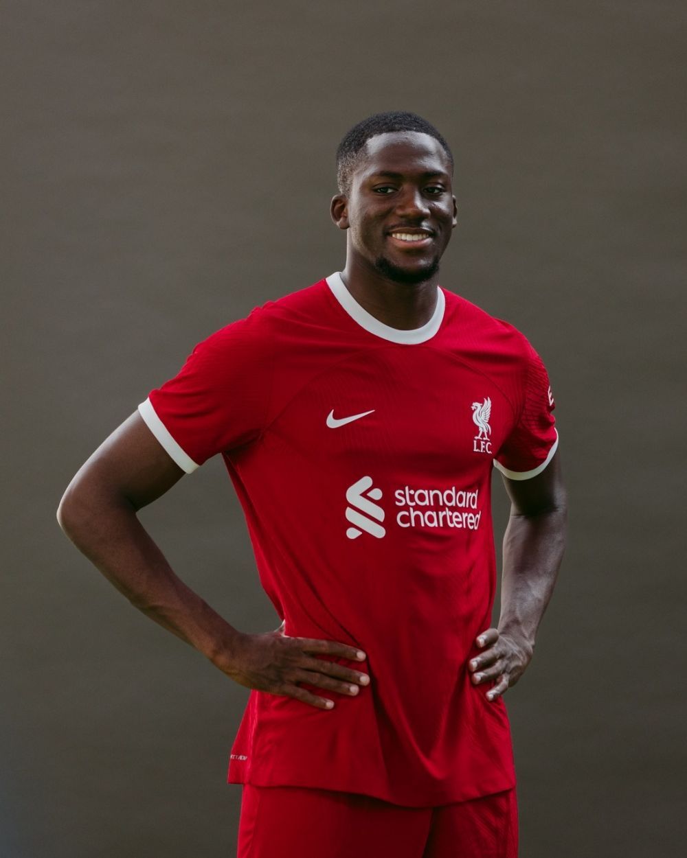 Spectaculos! Liverpool și-a prezentat ambele echipamente pentru sezonul următor_7