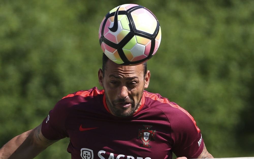 Fostul fotbalist al lui CFR Cluj cu 3 Campionate Mondiale jucate și 2 trofee Europa League câștigate s-a retras cu un mesaj emoționant!_3