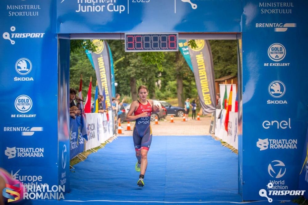 Ea e una dintre cele mai frumoase sportive din România! Are 1,75 m și practică un sport de anduranță. 