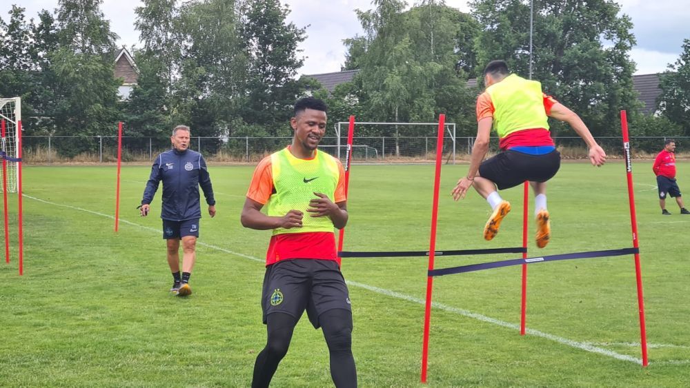 Cum s-a prezentat Ngezana la primul antrenament pentru FCSB_16