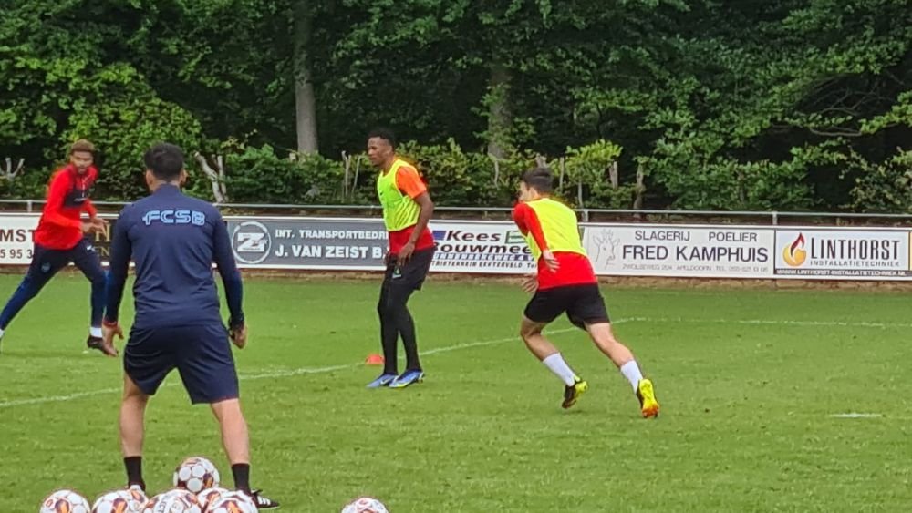 Cum s-a prezentat Ngezana la primul antrenament pentru FCSB_19