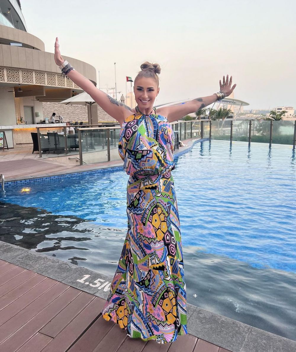 Anamaria Prodan s-a pozat într-o mașină de lux alături de fiica ei și a strâns mii de reacții pe rețelele sociale!_41