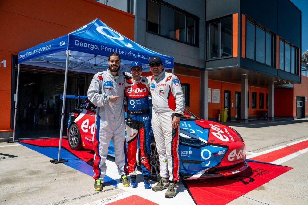 Tesla i-a cucerit! Transformare dublă: Andrei Pavel și Robert Glință, pe modul 