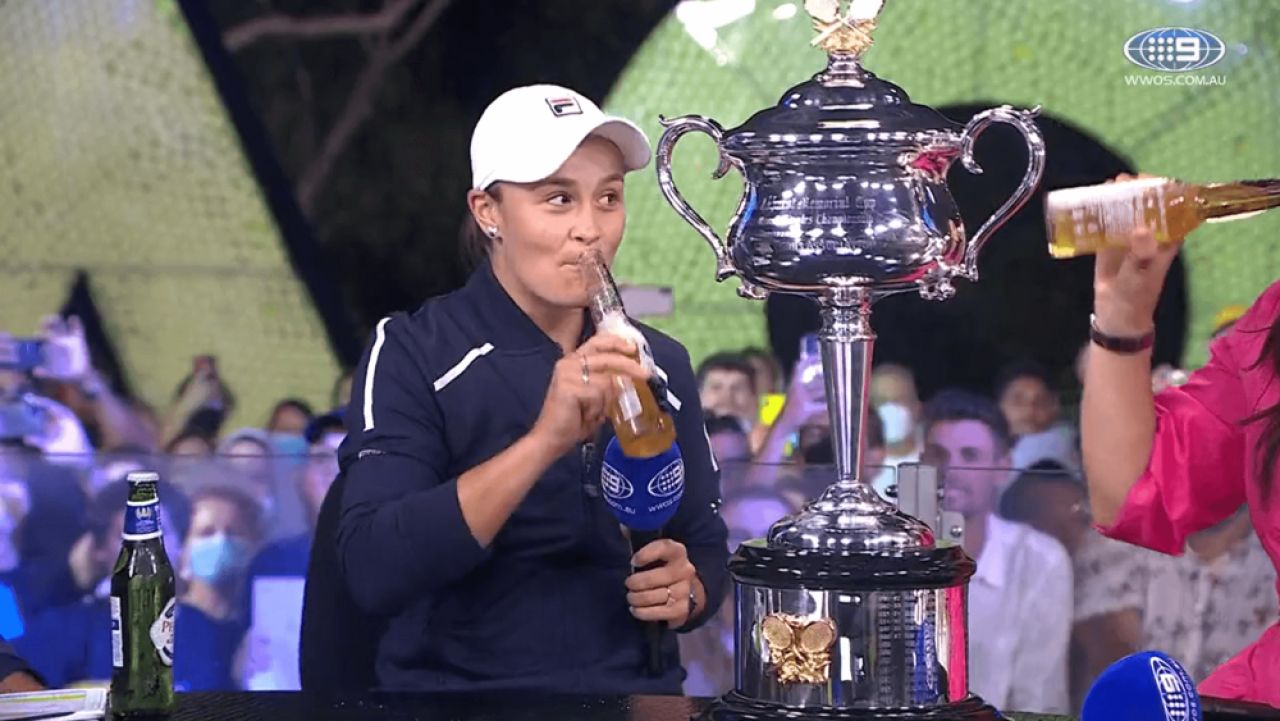 Sabalenka o invită pe Barty să revină în tenis. Australianca a născut un băiețel_21