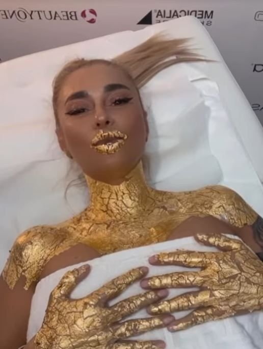 Anamaria Prodan, învelită în aur de 24K! Imagini inedite cu agentul _16