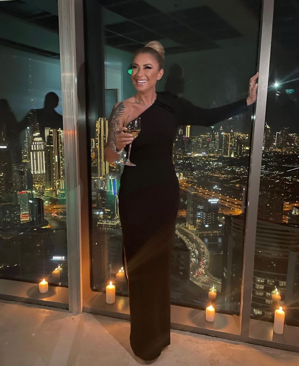 Anamaria Prodan, învelită în aur de 24K! Imagini inedite cu agentul _43