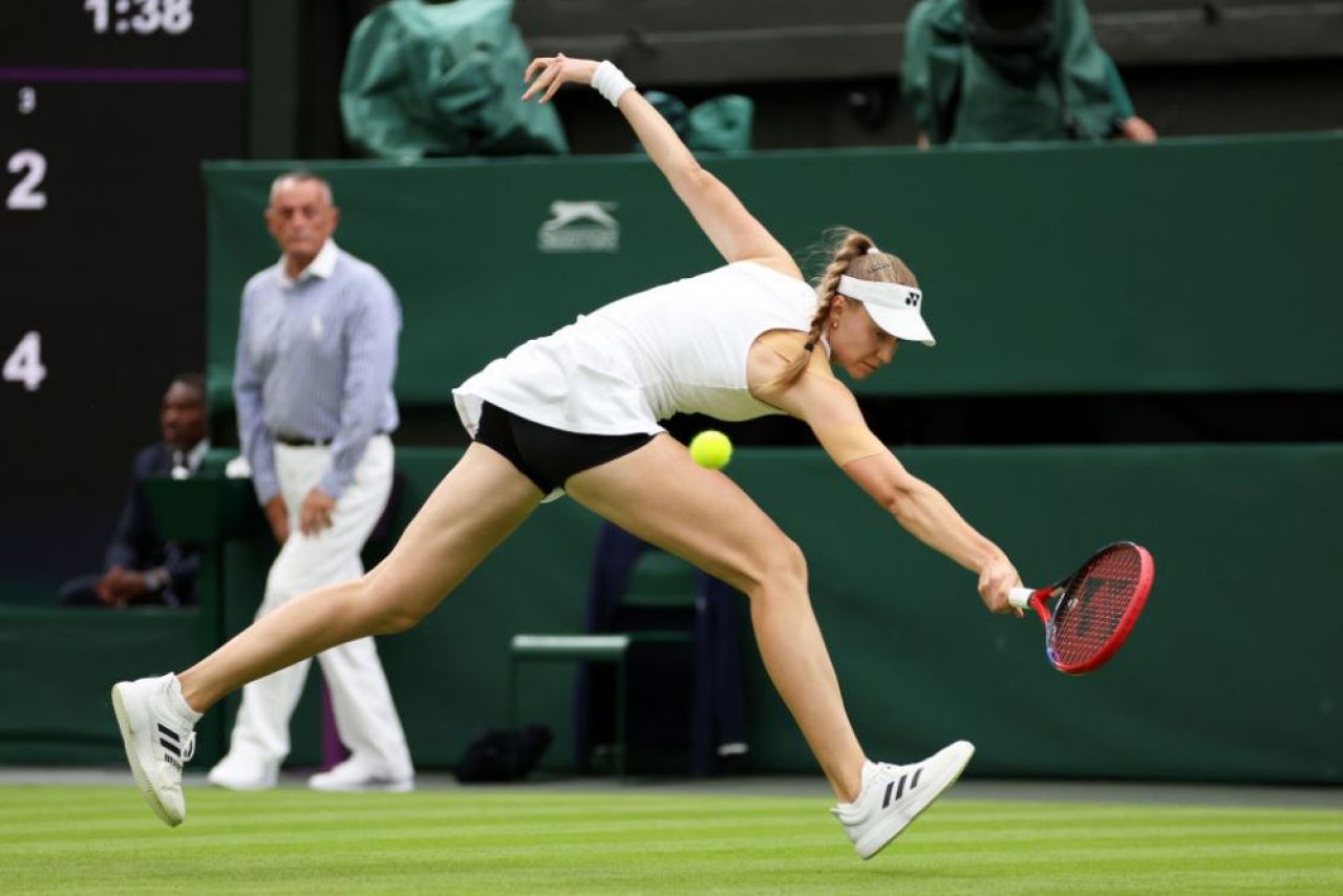 Ținuta 'istorică' purtată de Elena Rybakina la Wimbledon 2023. Este pentru prima dată când se permite asta_3
