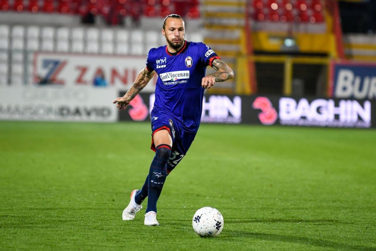 Pe cine a transferat CFR Cluj: rezervă la 30 de ani în Serie C în ultimul sezon și luat la pumni de suporteri după retrogradare!_6