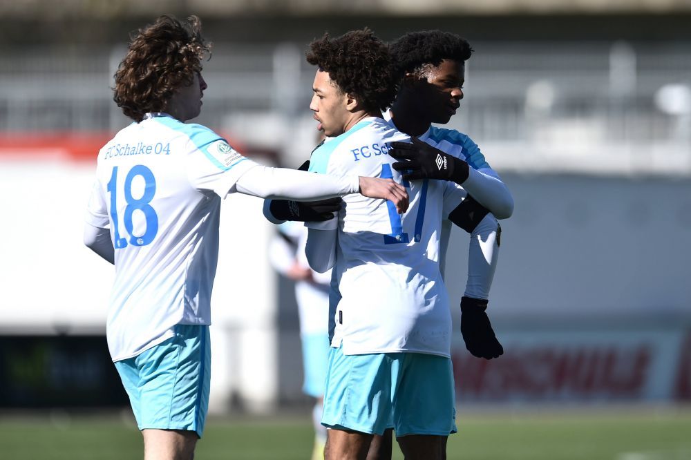 Atacantul lui Schalke 04 ratat de naționala României a semnat în Olanda și se va bate pentru titlu!_2