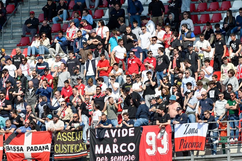 Maccarone a semnat cu 
