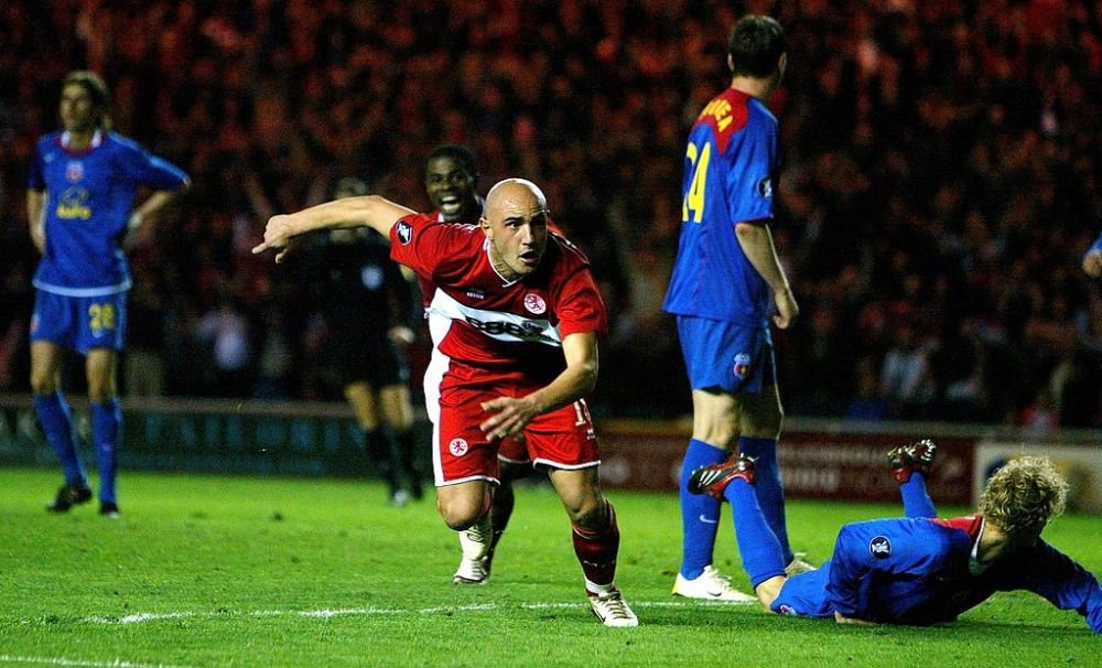 Maccarone a semnat cu 