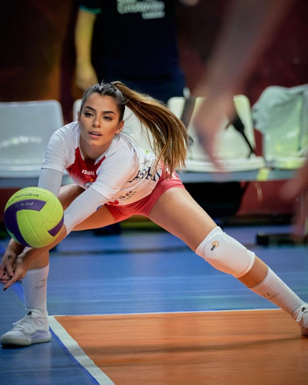 Voleibalista care face o avere din OnlyFans se iubește cu un star de la Real Madrid! Detaliul care i-a dat de gol _15