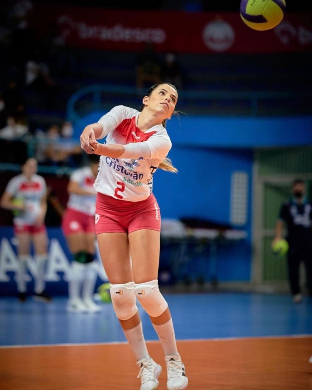 Voleibalista care face o avere din OnlyFans se iubește cu un star de la Real Madrid! Detaliul care i-a dat de gol _35