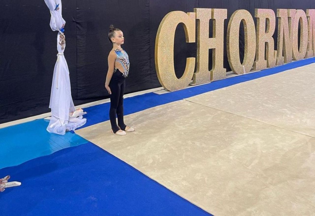 Imagini emoționante cu o gimnastă de 7 ani, cu un picior amputat după atacurile Rusiei. A câștigat primul său concurs_4
