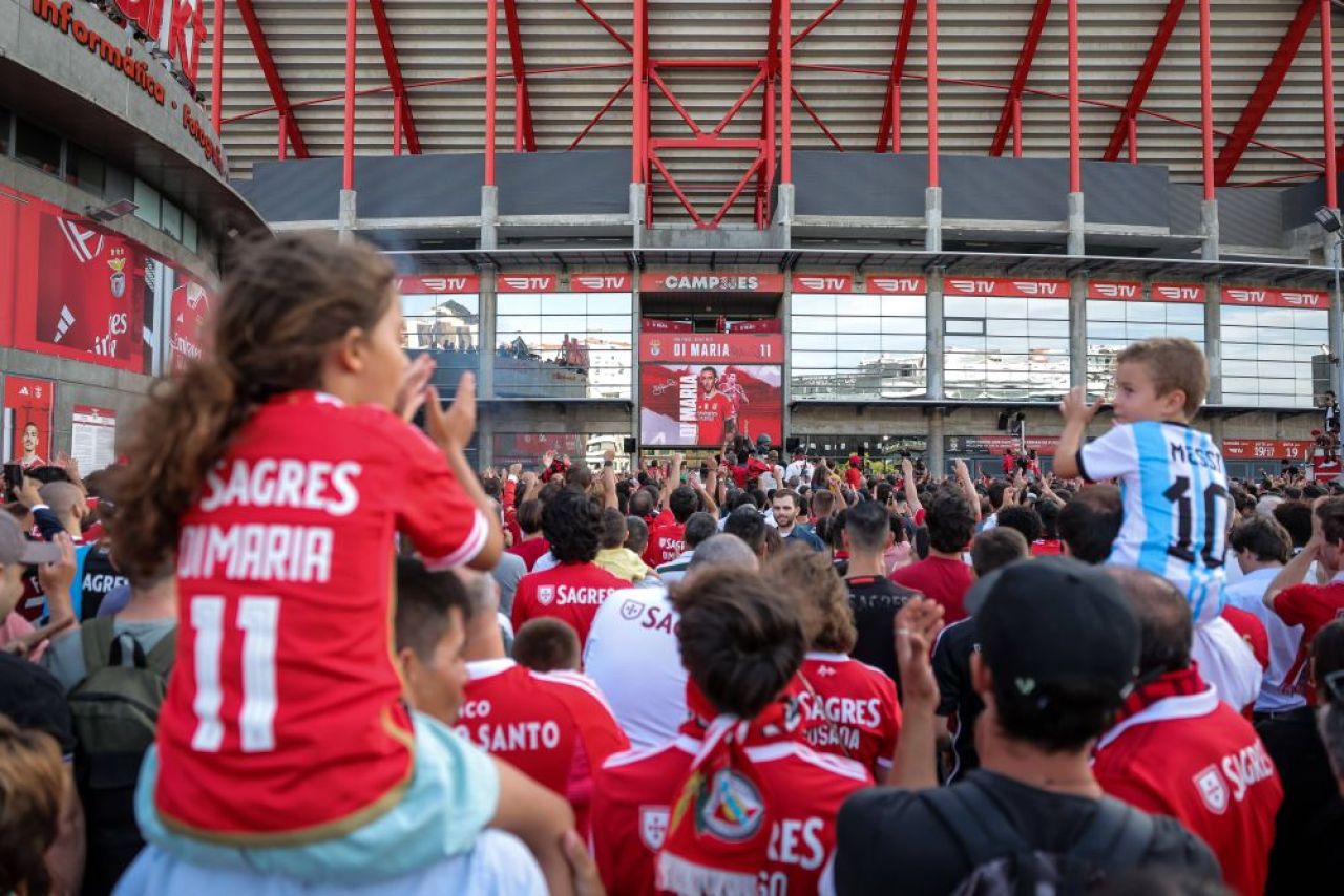 Di Maria a declanșat nebunia! Imagini spectaculoase de la prezentarea campionului mondial la Benfica! Cum a fost întâmpinat de fani _5