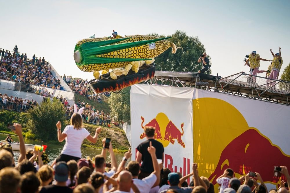 Cinci motive să participi la Red Bull Flugtag_7