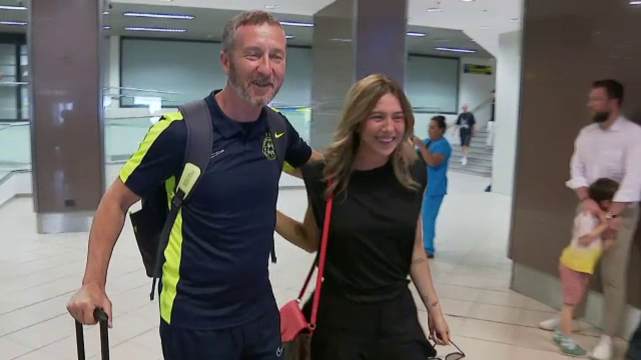 FCSB s-a întors din cantonament! Cine l-a întâmpinat pe Mihai Stoica, la aeroport: