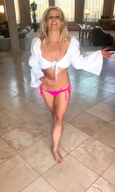 Au apărut imaginile! Momentul în care Britney Spears este lovită de bodyguard-ul baschetbalistului _4