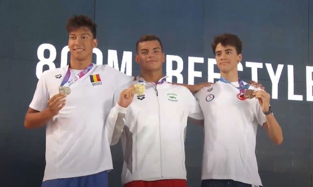 Vlad Stancu face valuri în natație! A luat argint la Europeanul de juniori, în proba de 800 m liber + Barem A pentru JO 2024_3