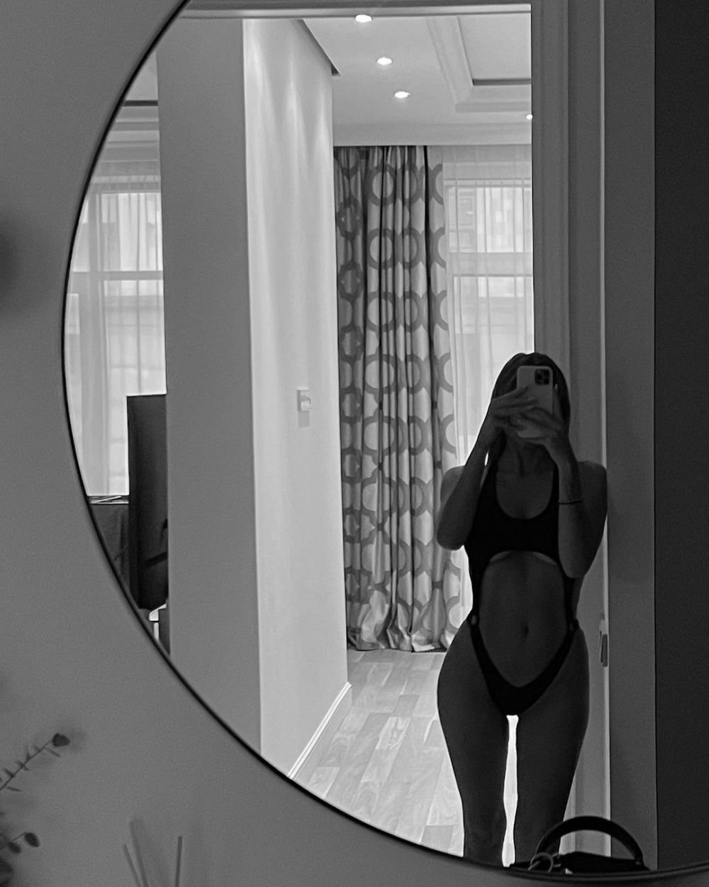 Modelul care l-a băgat pe Lewis Hamilton în 'friend zone' și l-a refuzat pe Ronaldo: „Normal că nu i-am dat vreo șansă!” _15