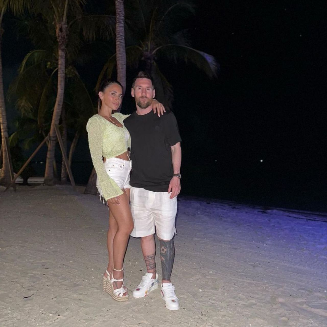 Antonela Roccuzzo și Georgina Rodriguez s-au întrecut în cele mai hot costume de baie. Imagini incendiare din vacanță_1