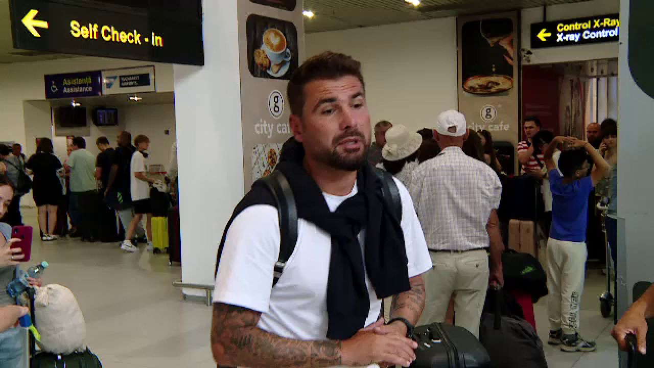 Cu un zâmbet larg, Adi Mutu a plecat spre Azerbaidjan pentru a semna cu Neftchi Baku_1