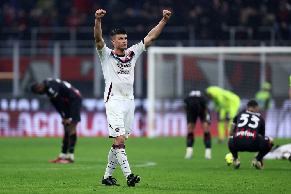 ”Bijuterie”! Cei trei fotbaliști români care nu contează pentru echipa noastră națională au început pregătirea cu echipa din Serie A_26