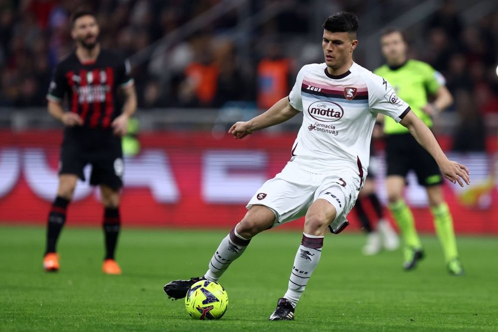 ”Bijuterie”! Cei trei fotbaliști români care nu contează pentru echipa noastră națională au început pregătirea cu echipa din Serie A_27