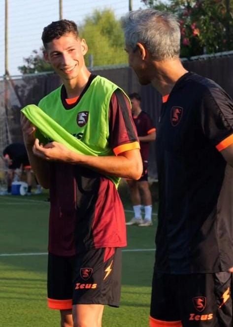 ”Bijuterie”! Cei trei fotbaliști români care nu contează pentru echipa noastră națională au început pregătirea cu echipa din Serie A_46