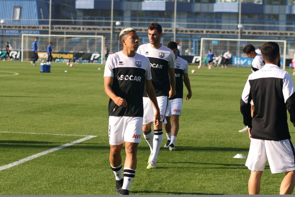Adrian Mutu dă la Neftchi Baku peste sosia lui Roberto Firmino! Asemănare izbitoare între cei doi atacanți brazilieni_4