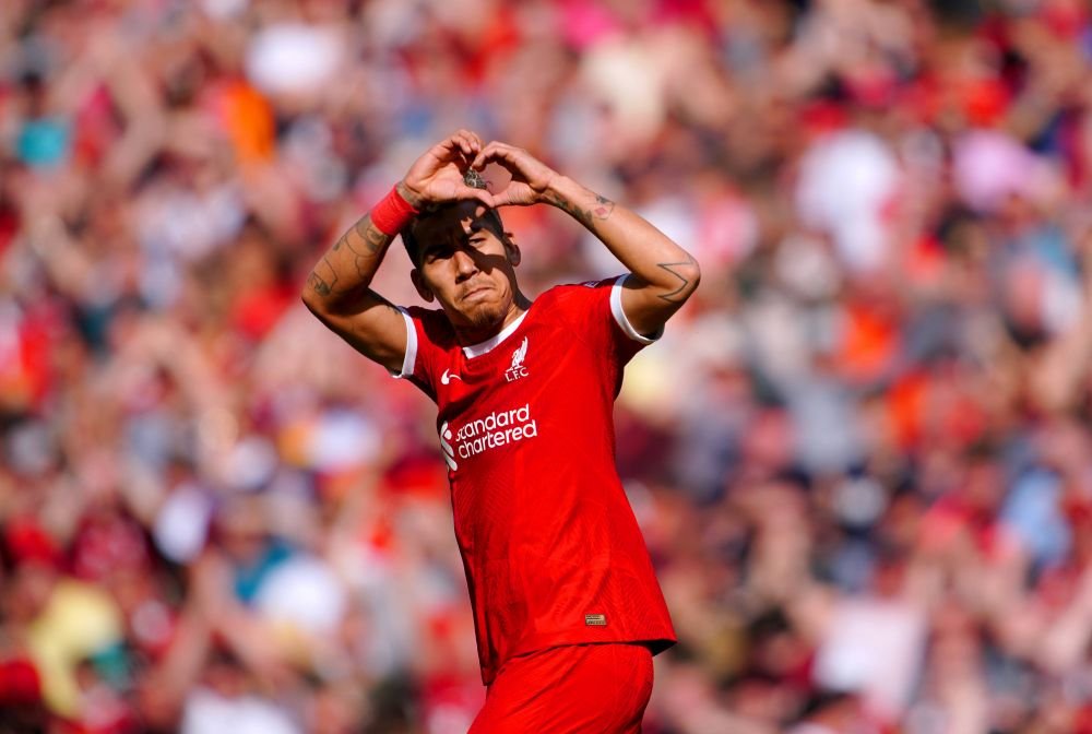 Adrian Mutu dă la Neftchi Baku peste sosia lui Roberto Firmino! Asemănare izbitoare între cei doi atacanți brazilieni_6