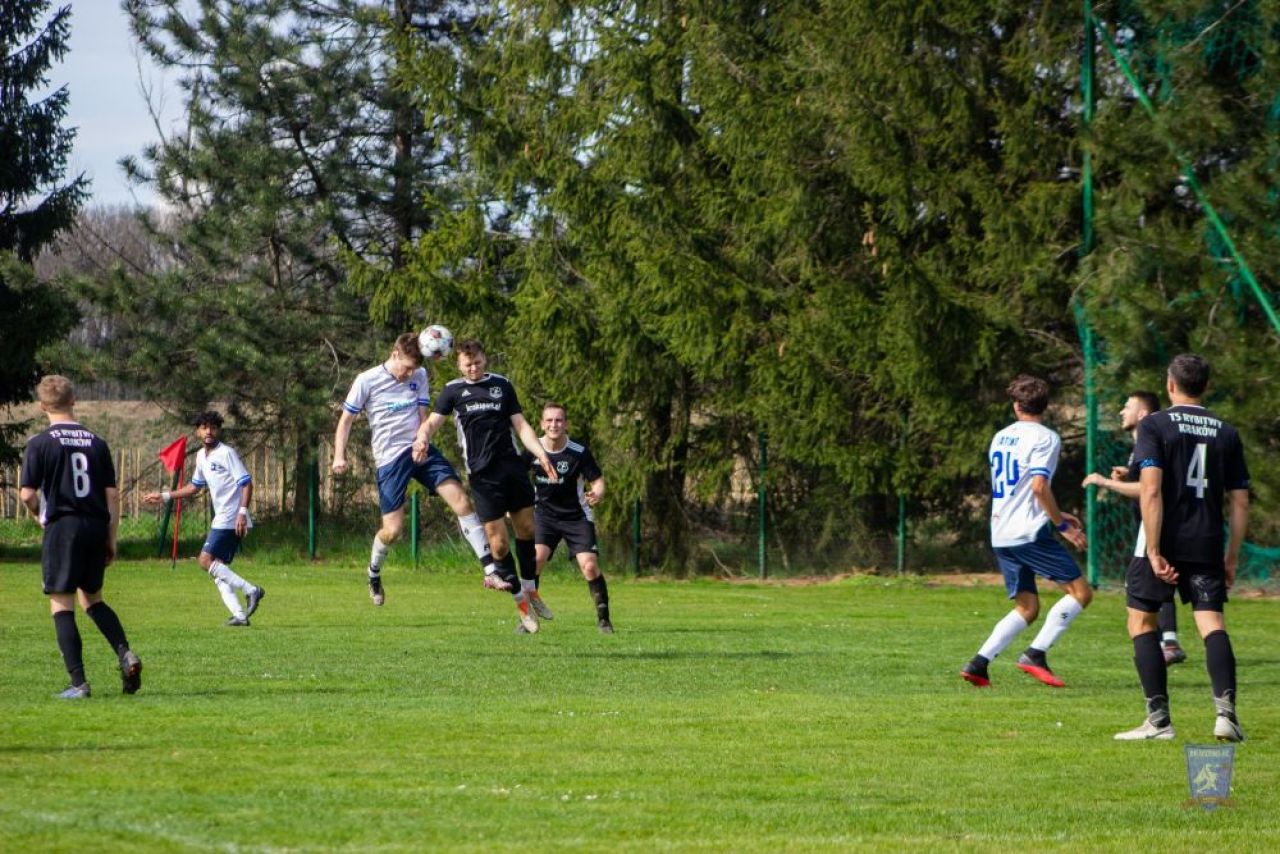 Românul care a emigrat în Polonia și a fondat un club de fotbal multinațional pe care l-a dus în „cupele europene”_11