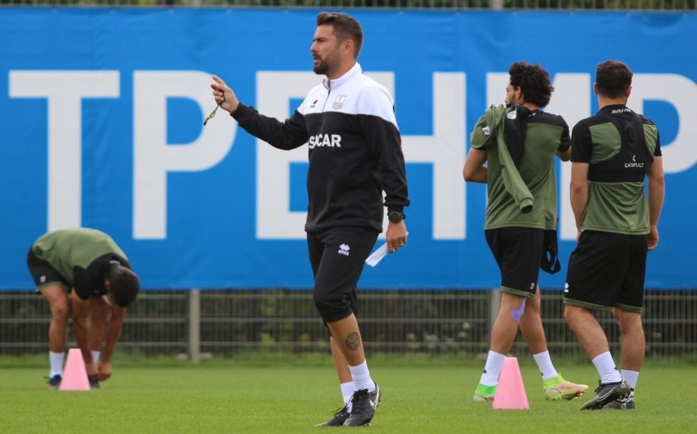 Adrian Mutu a debutat ca antrenor la Neftchi Baku! Meci tare cu Fenerbahce, vedeta Edin Dzeko i-a stricat rom&acirc;nului debutul