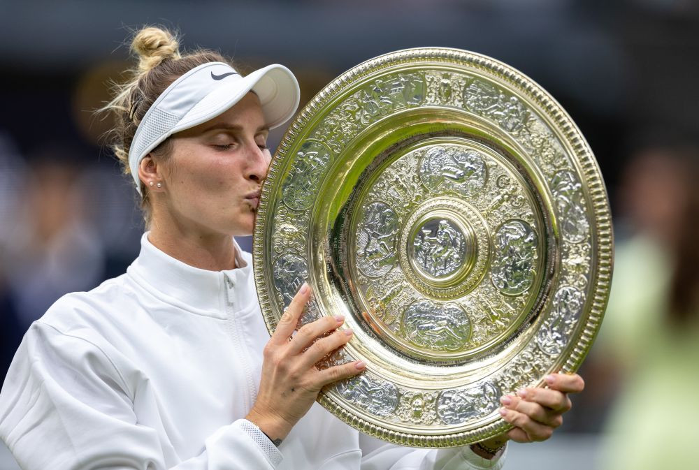Antrenorul Vondrousovei a pierdut pariul! Campioana Wimbledon a dezvăluit totul, la ceremonia de premiere_3