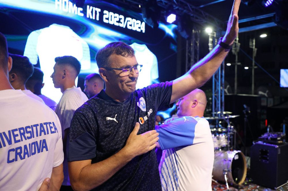 Trendy Neagoe. Universitatea Craiova și-a lansat noul echipament