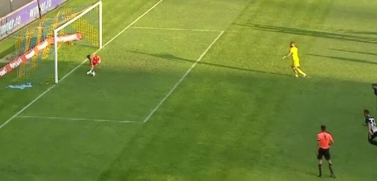 Panduru îl ironizează pe Budescu după penalty-ul ratat: