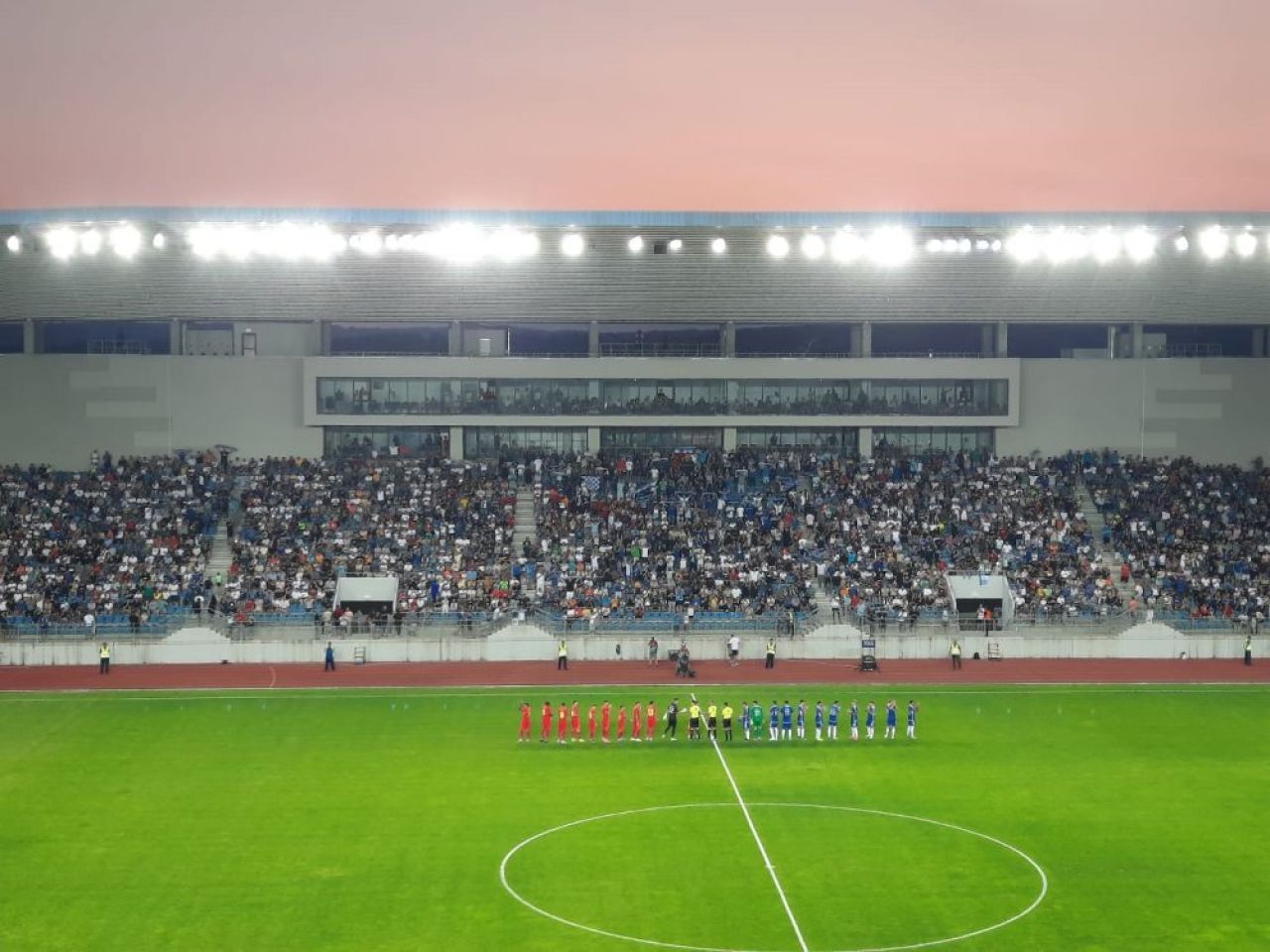 Cum arătau tribunele înainte de FCU Craiova - FCSB! Oltenii au anunțat ”sold-out” înainte de meci_1