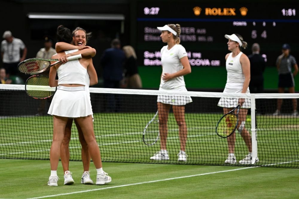 Încă o mamă devenită câștigătoare de Grand Slam: dublistele campioane la Wimbledon au împreună 74 de ani_2