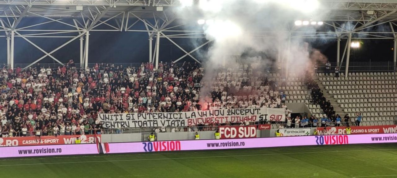 Atmosferă superbă realizată de fanii lui Dinamo pe