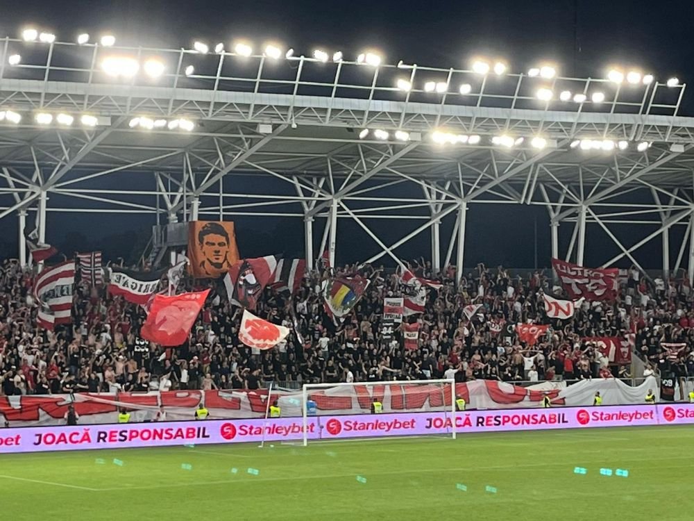 Atmosferă superbă realizată de fanii lui Dinamo pe 